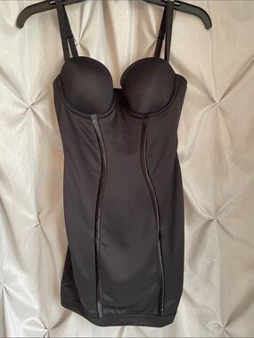 Maidenform Black Sculpting Slip with Underwire Cups NWOT 34B